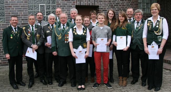 unsere files/bezirksverband/images/2013/BZ Meisterschuetzen-Abzeichen BZ-DH 2013.jpg